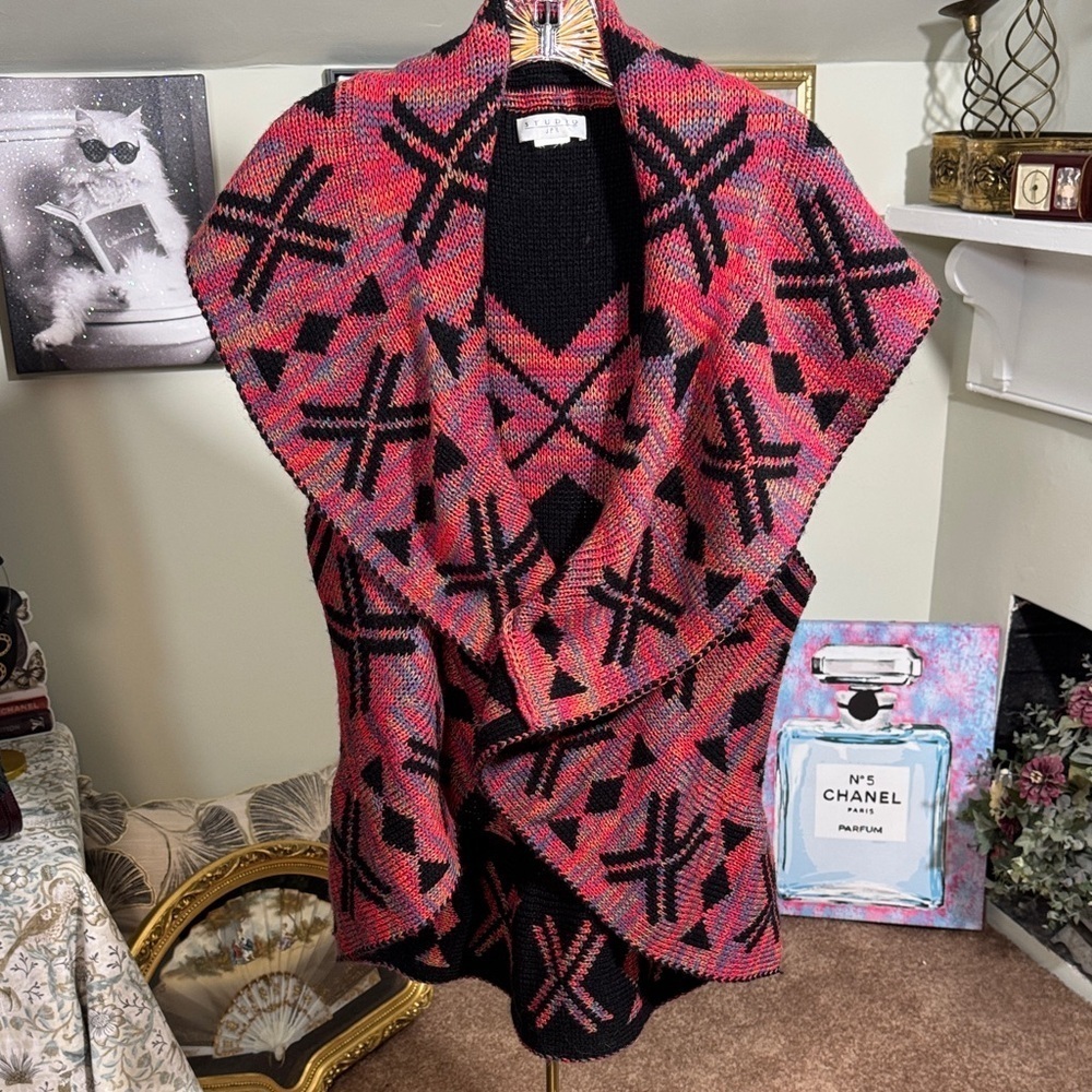 NWOT Geometric Pink and Black Women's Sweater Vest Reversible Stretch Size M/L